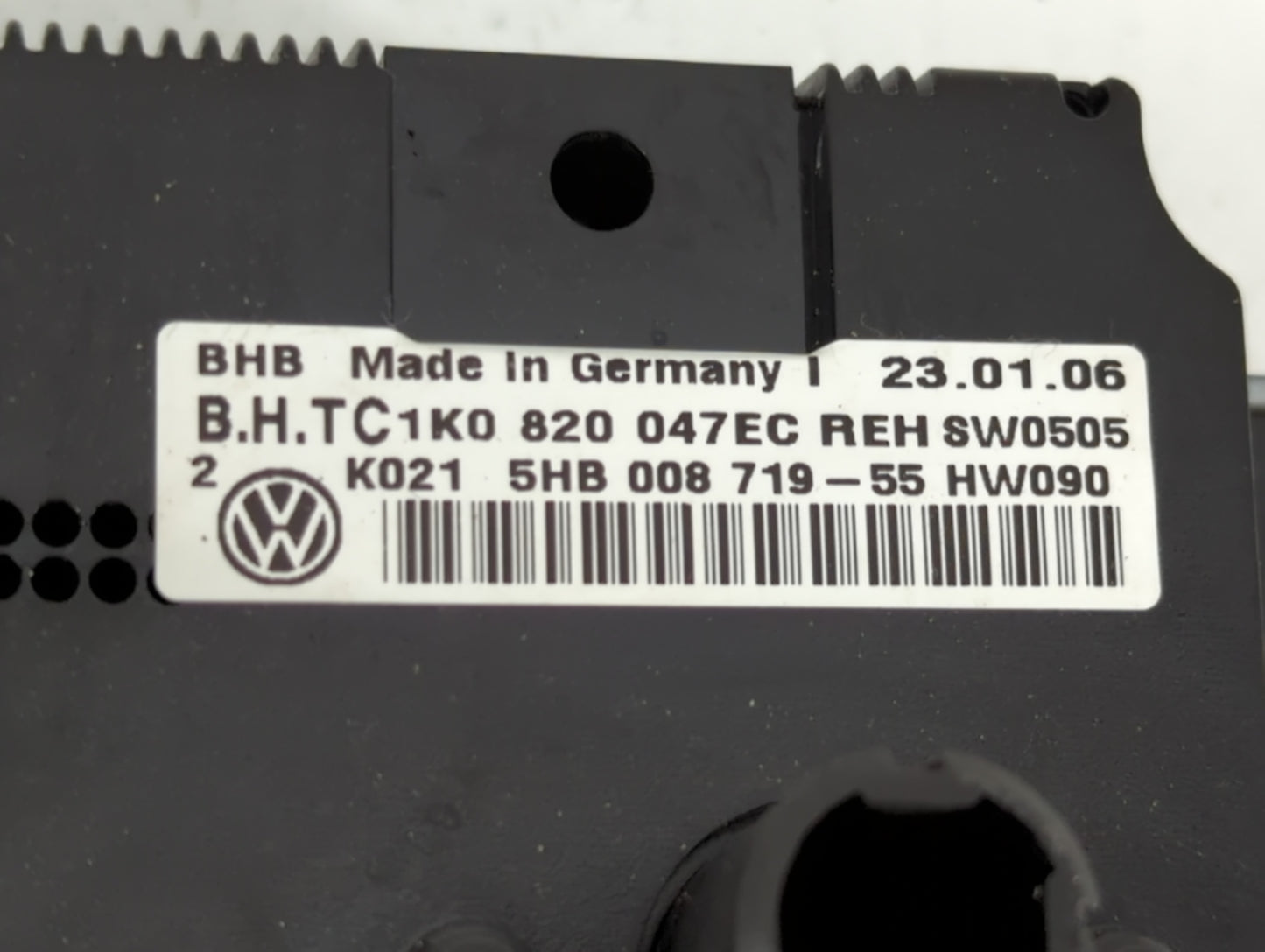 2006 Volkswagen Passat Climate Control Module Temperature AC/Heater Replacement P/N:5HB 008 719-55 Fits OEM Used Auto Parts 