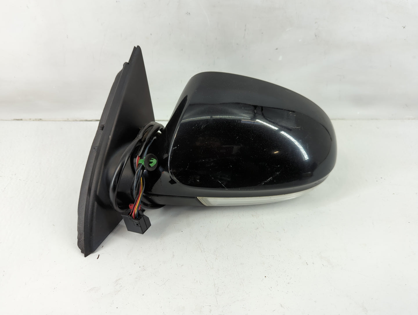 2006-2010 Volkswagen Passat Driver Left Side View Manual Door Mirror - Oemusedautoparts1.com