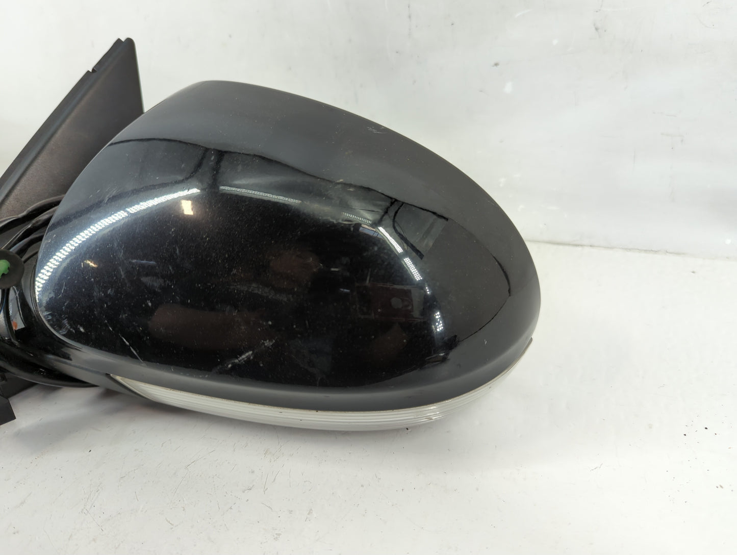 2006-2010 Volkswagen Passat Driver Left Side View Manual Door Mirror - Oemusedautoparts1.com