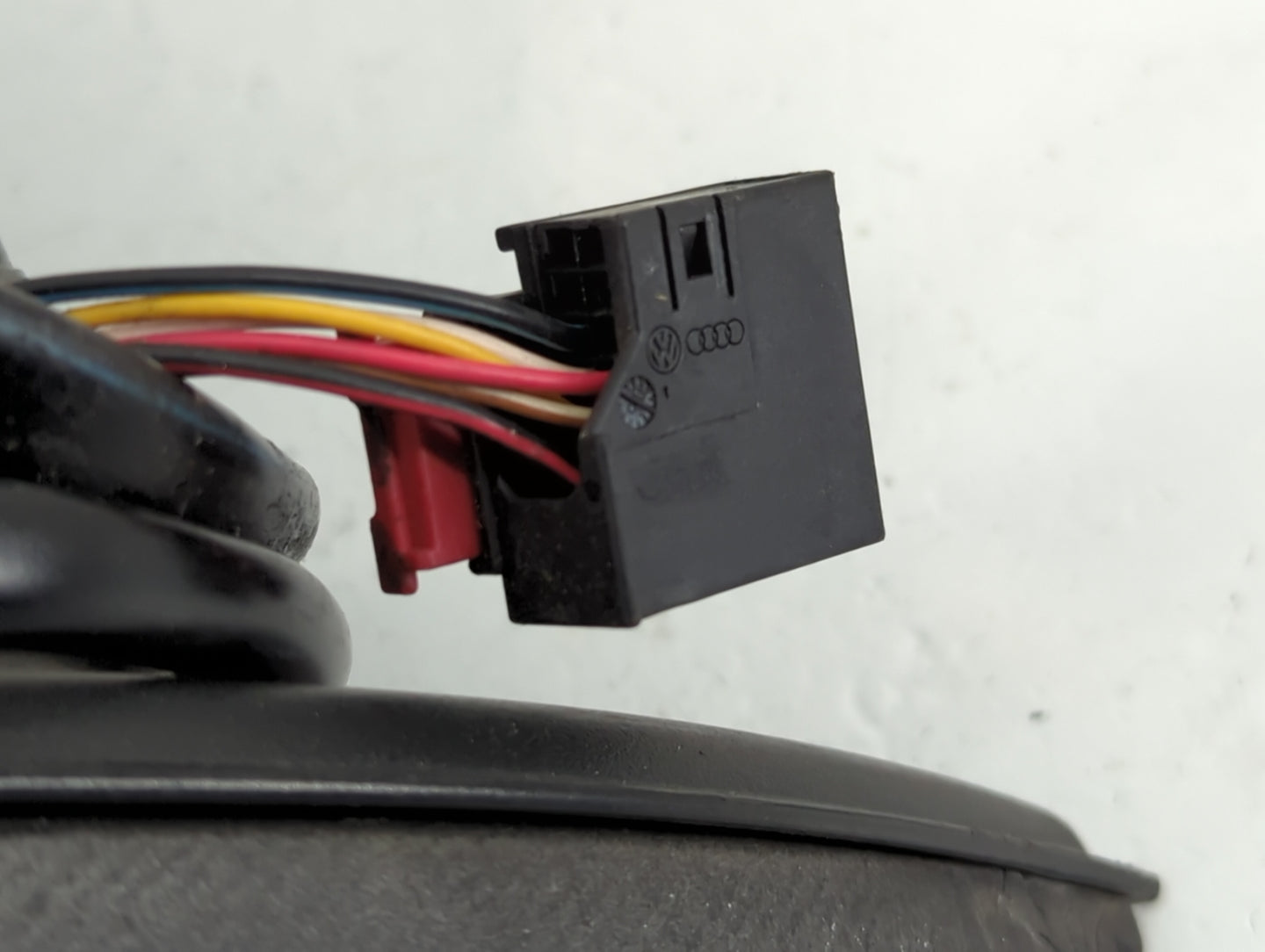2006-2010 Volkswagen Passat Driver Left Side View Manual Door Mirror - Oemusedautoparts1.com