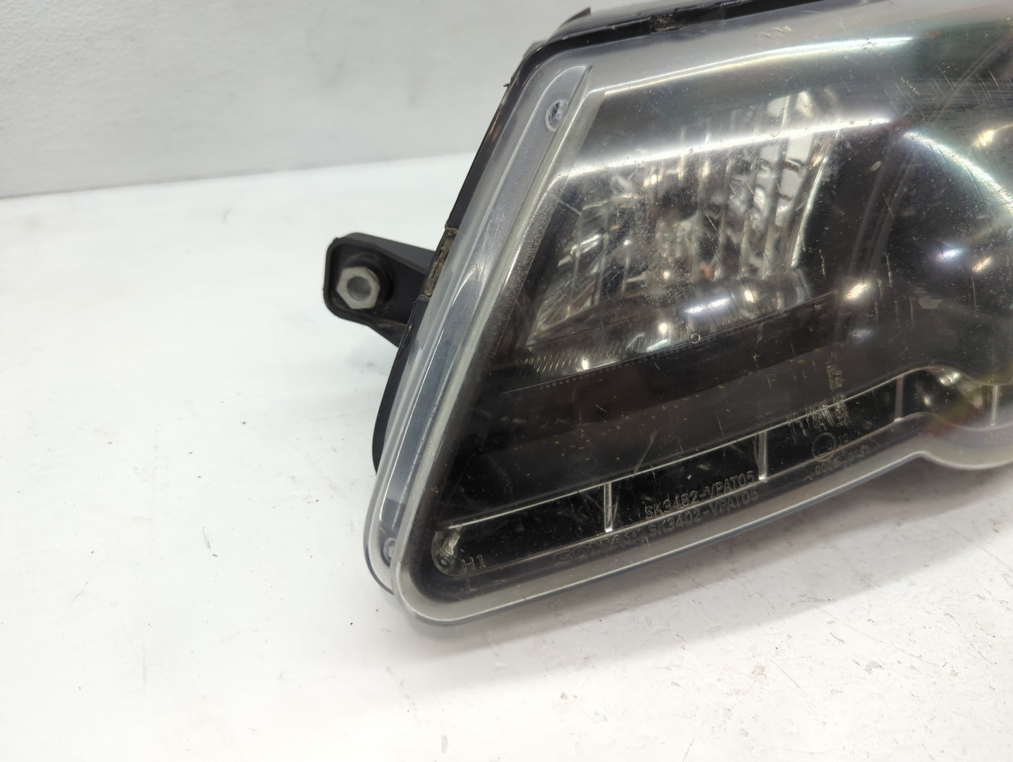 2006-2010 Volkswagen Passat Driver Left Oem Head Light Headlight Lamp - Oemusedautoparts1.com