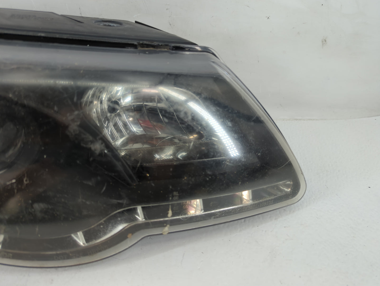 2006 Volkswagen Passat Passenger Right Oem Head Light Headlight Lamp - Oemusedautoparts1.com