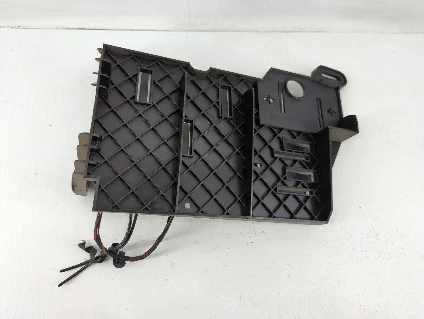 2006 Volkswagen Passat Radio Speaker Amplifier - Oemusedautoparts1.com