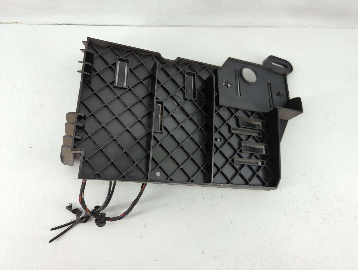 2006 Volkswagen Passat Radio Speaker Amplifier - Oemusedautoparts1.com