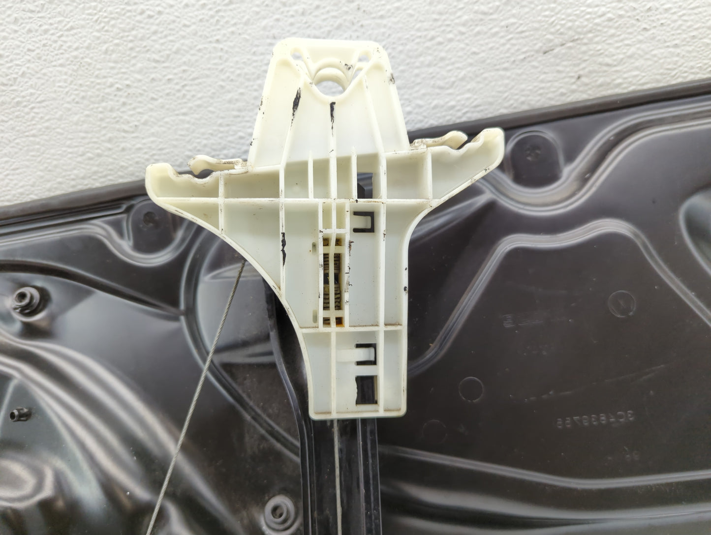 2006-2010 Volkswagen Passat Driver Left Rear Window Regulator - Oemusedautoparts1.com