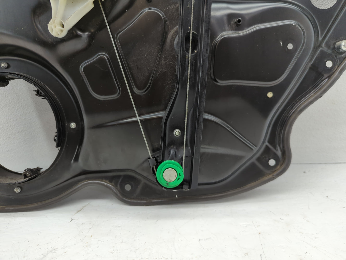2006-2010 Volkswagen Passat Driver Left Rear Window Regulator - Oemusedautoparts1.com