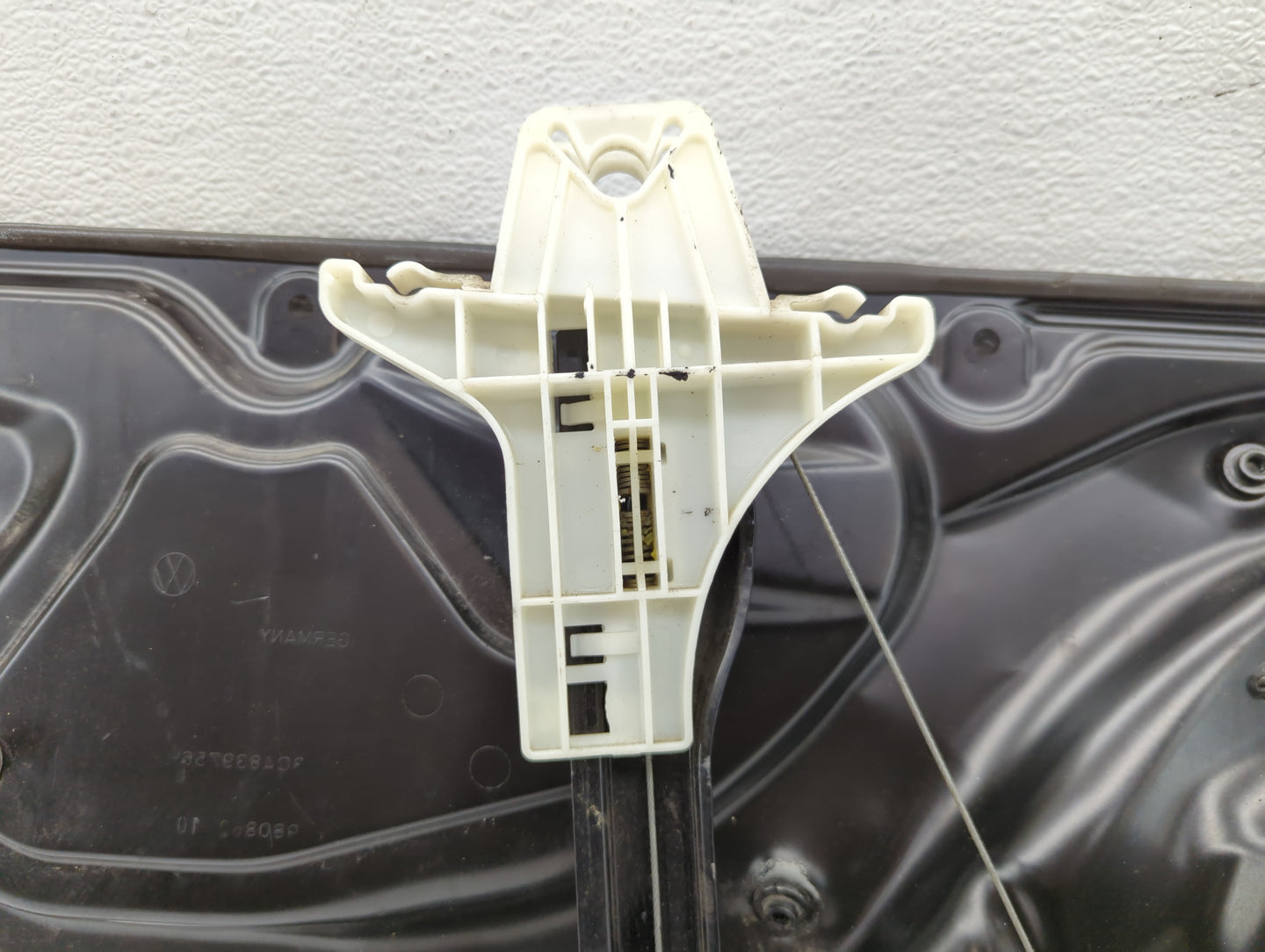 2006-2010 Volkswagen Passat Used Window Regulator Right Passenger Rear - Oemusedautoparts1.com