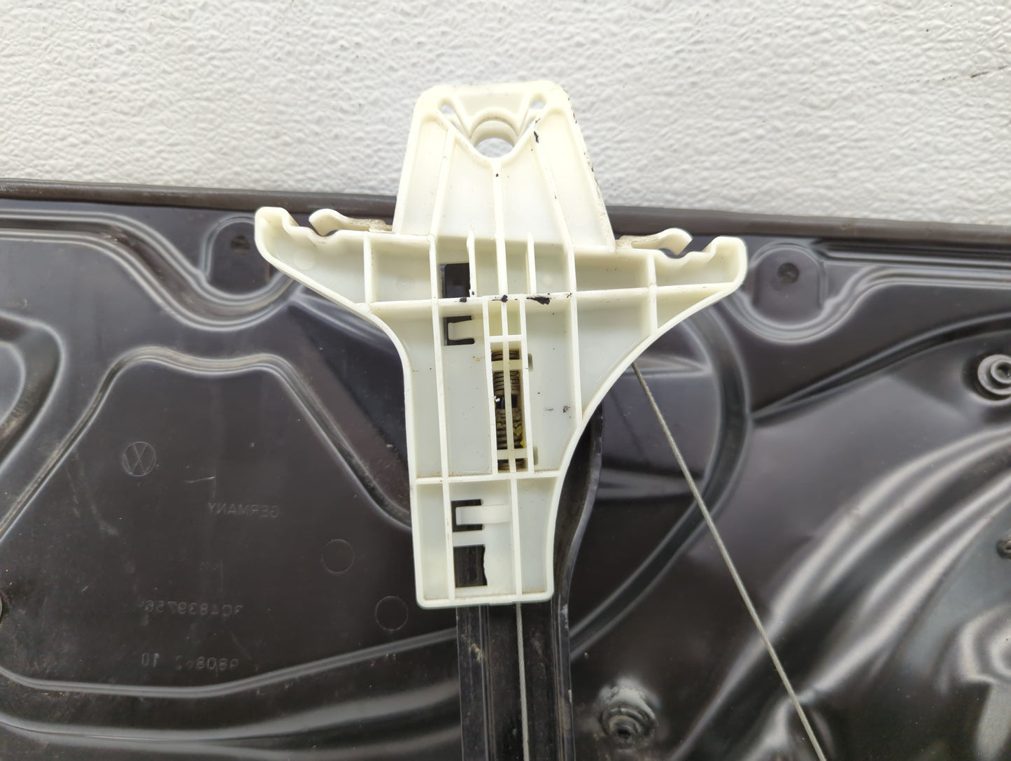 2006-2010 Volkswagen Passat Used Window Regulator Right Passenger Rear - Oemusedautoparts1.com