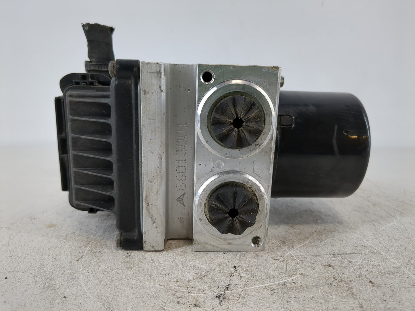 2006 Volkswagen Passat ABS Pump Control Module Replacement Fits OEM Used Auto Parts - Oemusedautoparts1.com