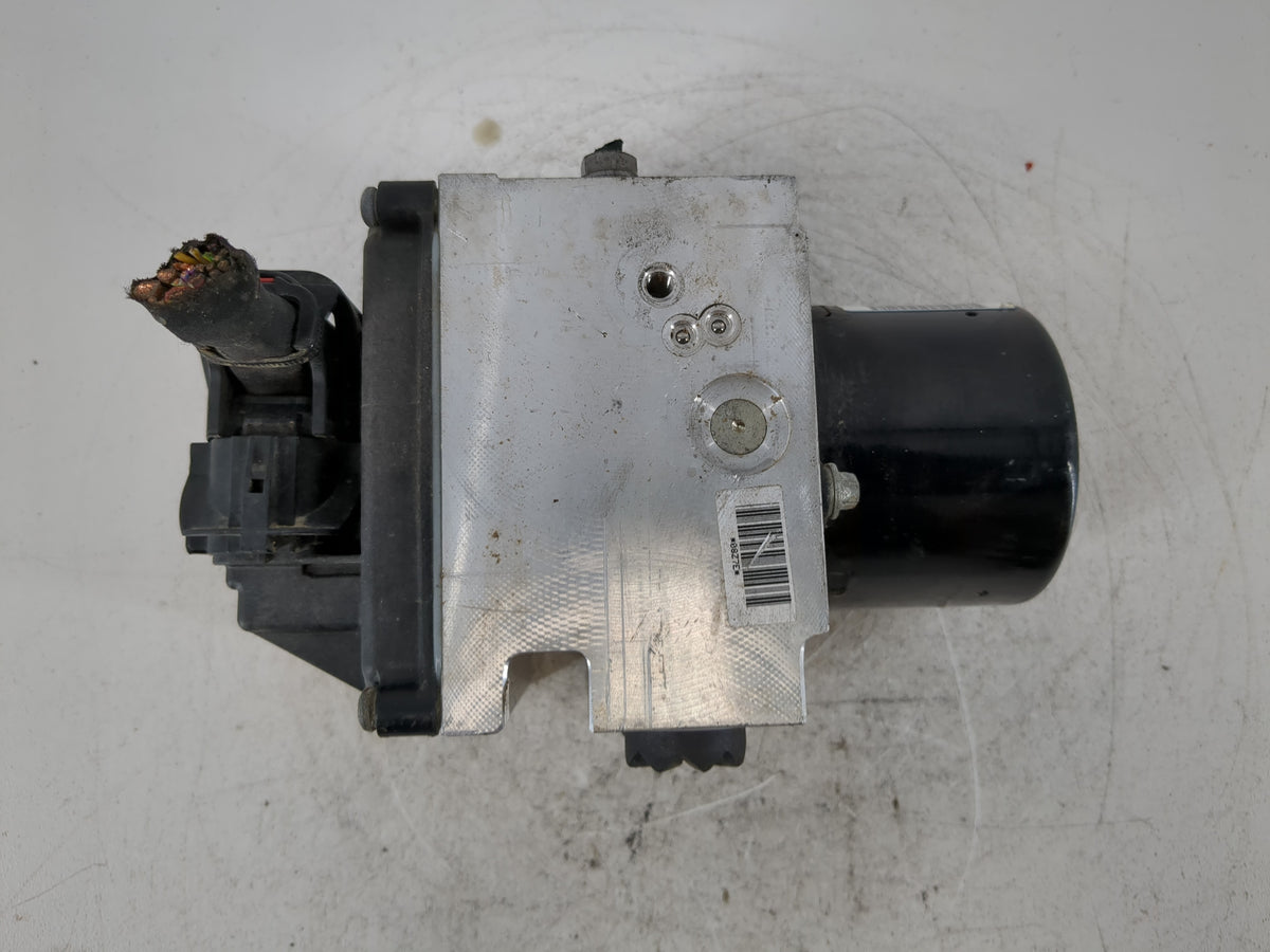 2006-2007 Volkswagen Passat Anti-Lock Brake ABS Pump Module Actuator OEM P/N:3C0.614.095.Q 16027002-A Fits Fits 2006 2007 OE