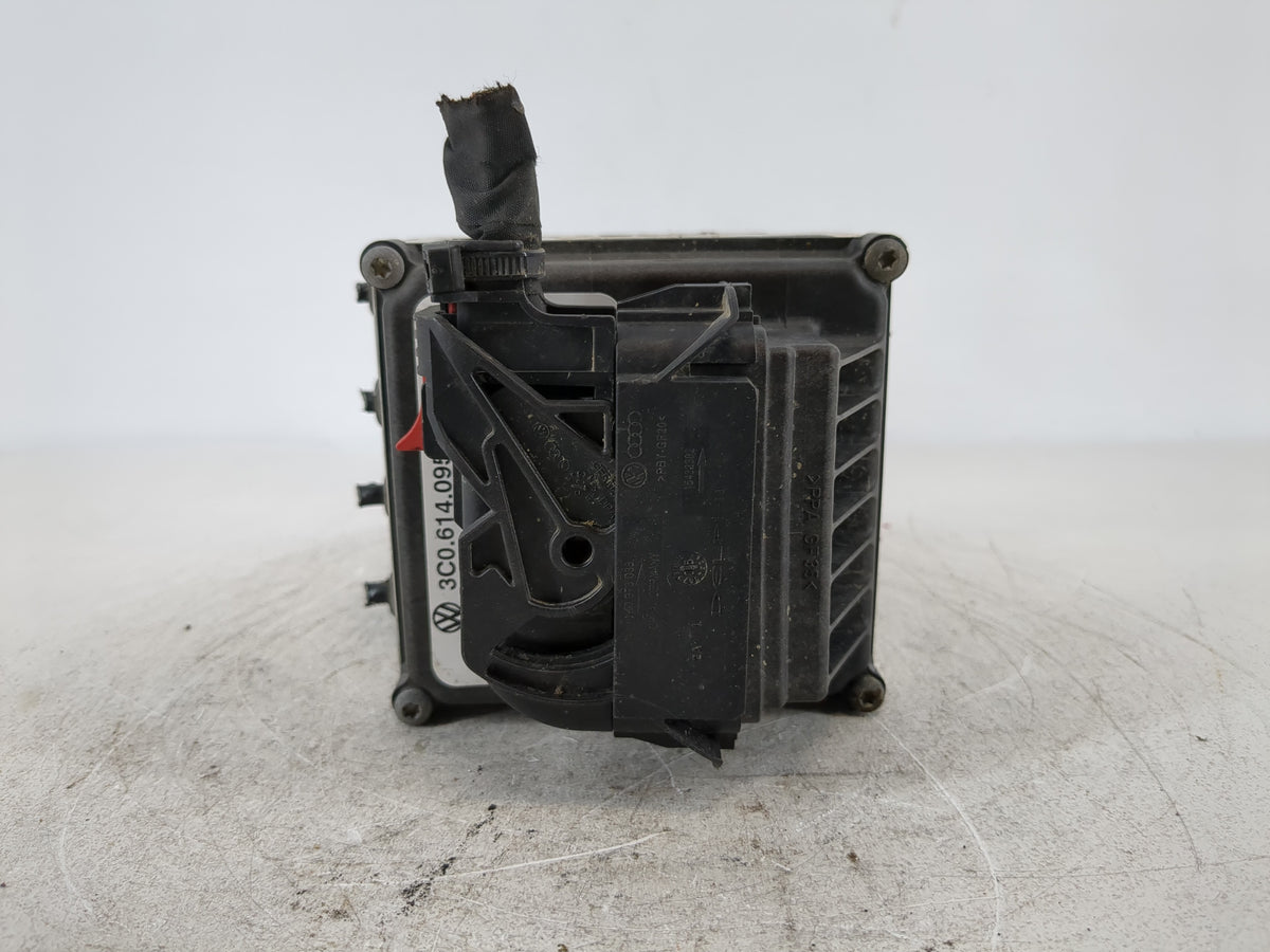 2006-2007 Volkswagen Passat Anti-Lock Brake ABS Pump Module Actuator OEM P/N:3C0.614.095.Q 16027002-A Fits Fits 2006 2007 OE