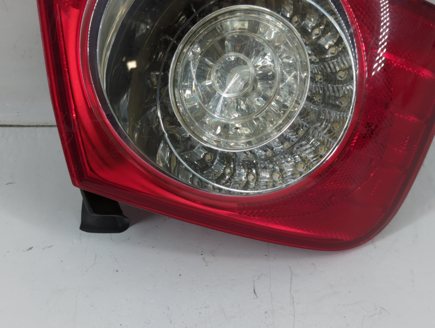 2006-2008 Volkswagen Passat Tail Light Assembly Driver Left OEM P/N:ZSB 3C5 945 095 D Fits Fits 2006 2007 2008 OEM Used Auto
