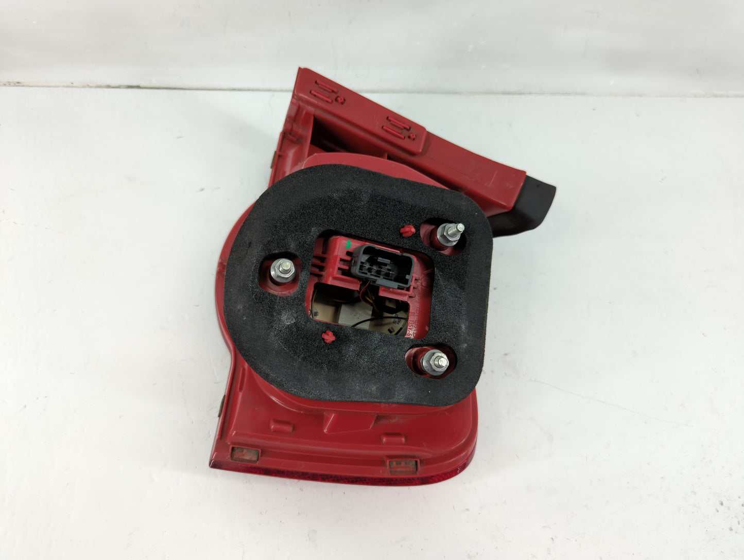 2006-2008 Volkswagen Passat Tail Light Assembly Driver Left OEM P/N:ZSB 3C5 945 095 D Fits Fits 2006 2007 2008 OEM Used Auto