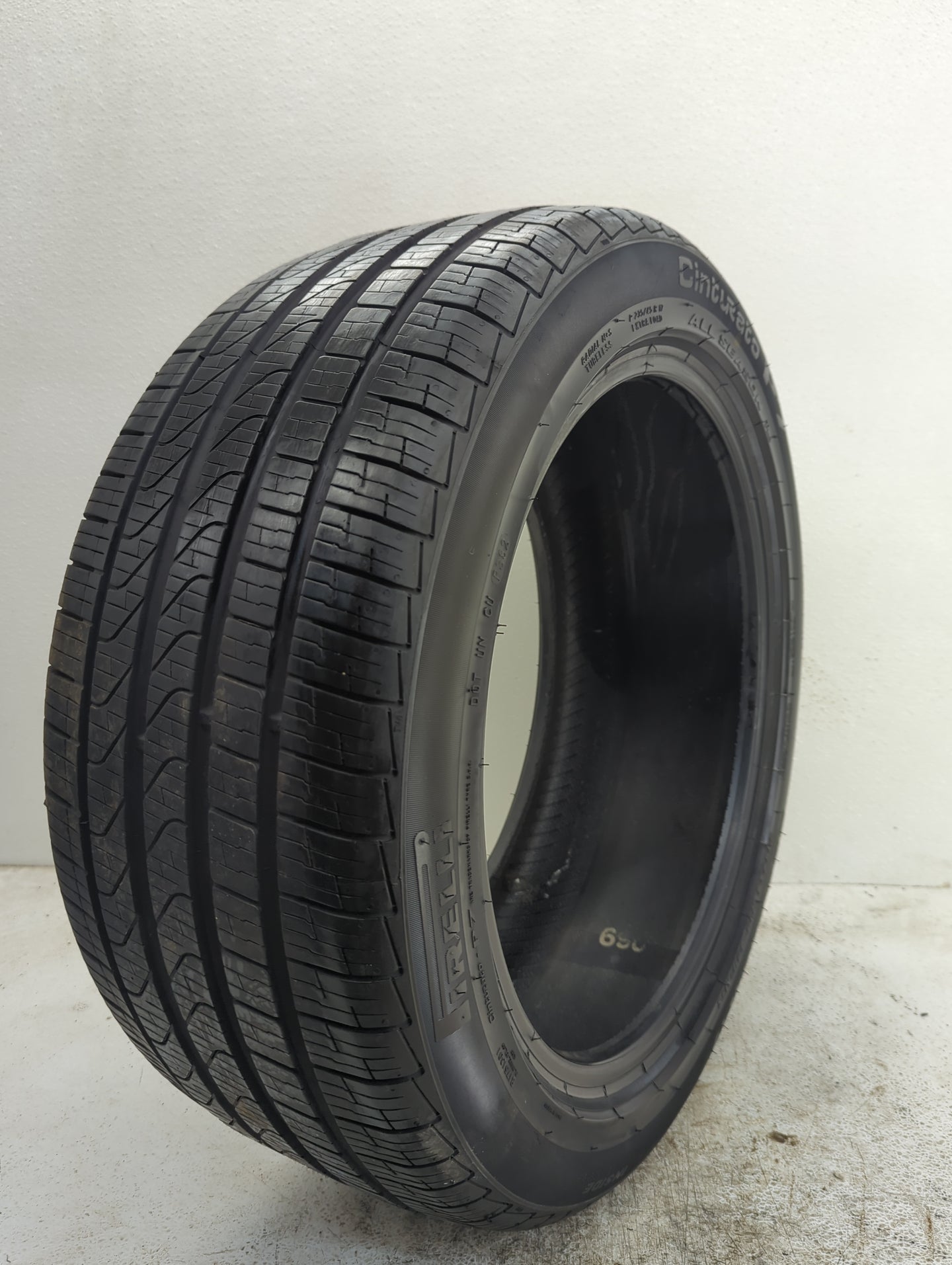 Used Tire 235/45R17 FIRELLI CINTURATO 97H - Tread Depth 10/32 - Oemusedautoparts1.com
