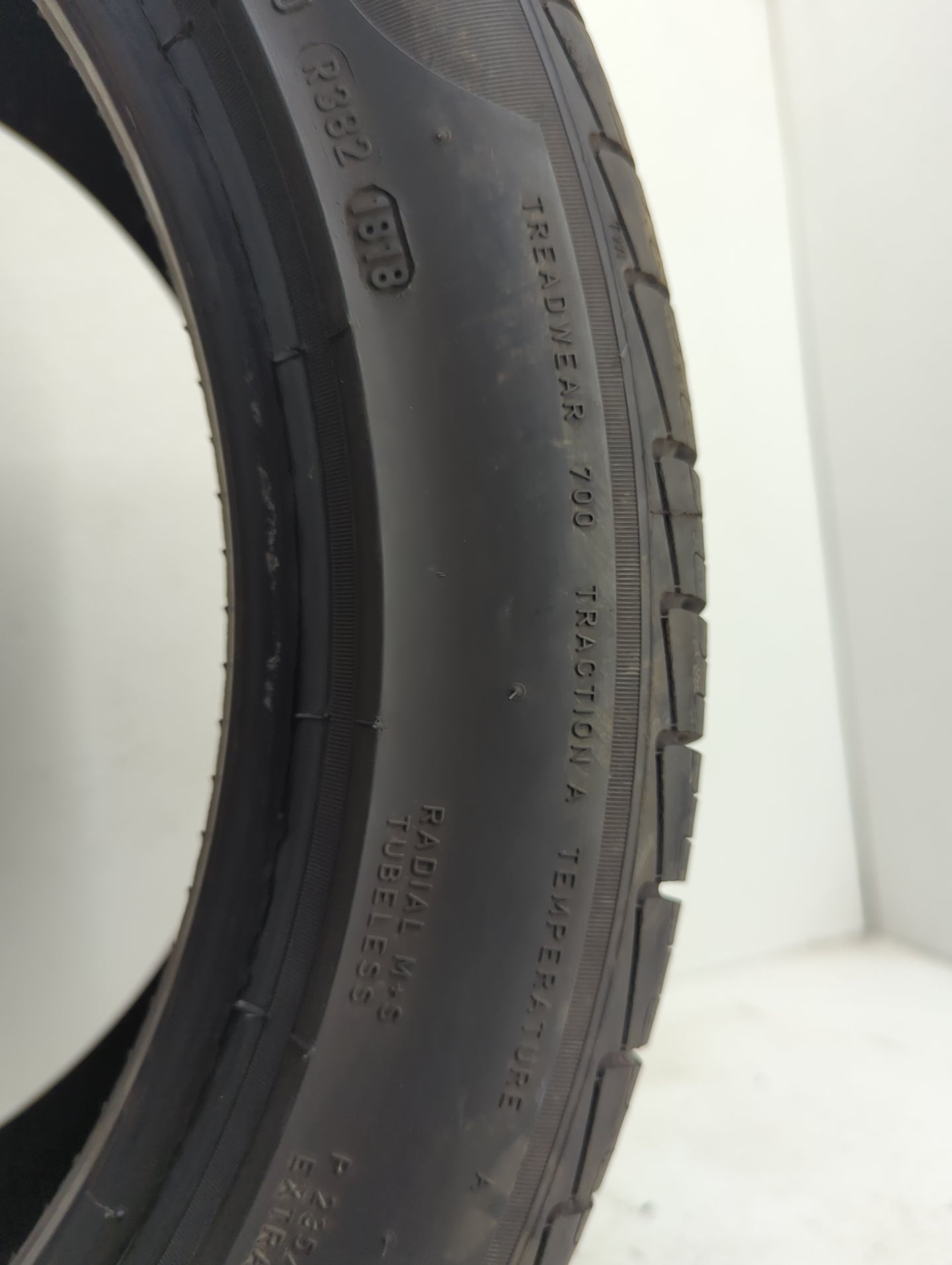 Used Tire 235/45R17 FIRELLI CINTURATO 97H - Tread Depth 10/32 - Oemusedautoparts1.com