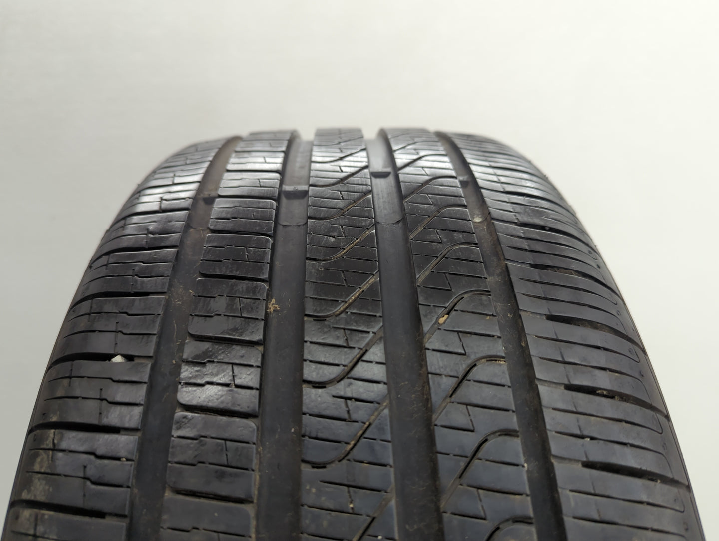 Used Tire 235/45R17 FIRELLI CINTURATO 97H - Tread Depth 10/32 - Oemusedautoparts1.com