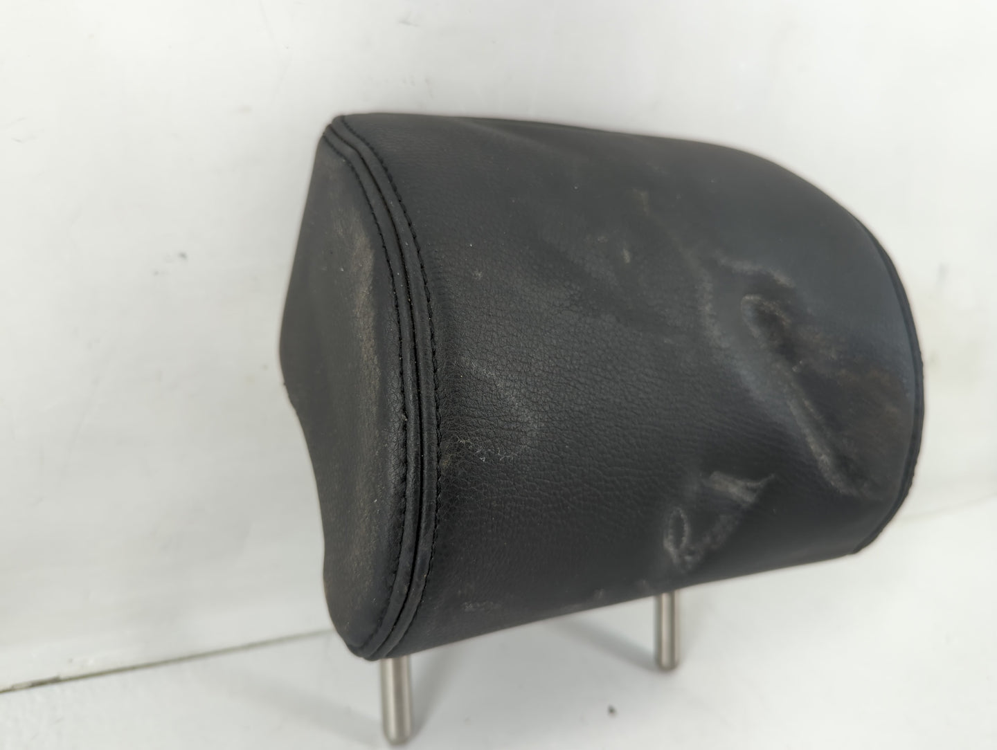 2006-2007 Volkswagen Passat Headrest Head Rest Rear Seat Fits Fits 2006 2007 OEM Used Auto Parts - Oemusedautoparts1.com