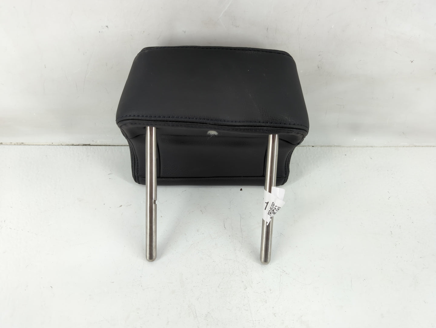 2006-2007 Volkswagen Passat Headrest Head Rest Rear Seat Fits Fits 2006 2007 OEM Used Auto Parts - Oemusedautoparts1.com