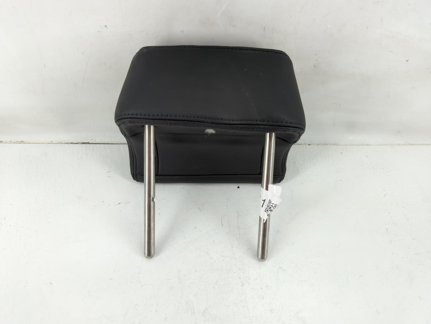2006-2007 Volkswagen Passat Headrest Head Rest Rear Seat Fits Fits 2006 2007 OEM Used Auto Parts - Oemusedautoparts1.com