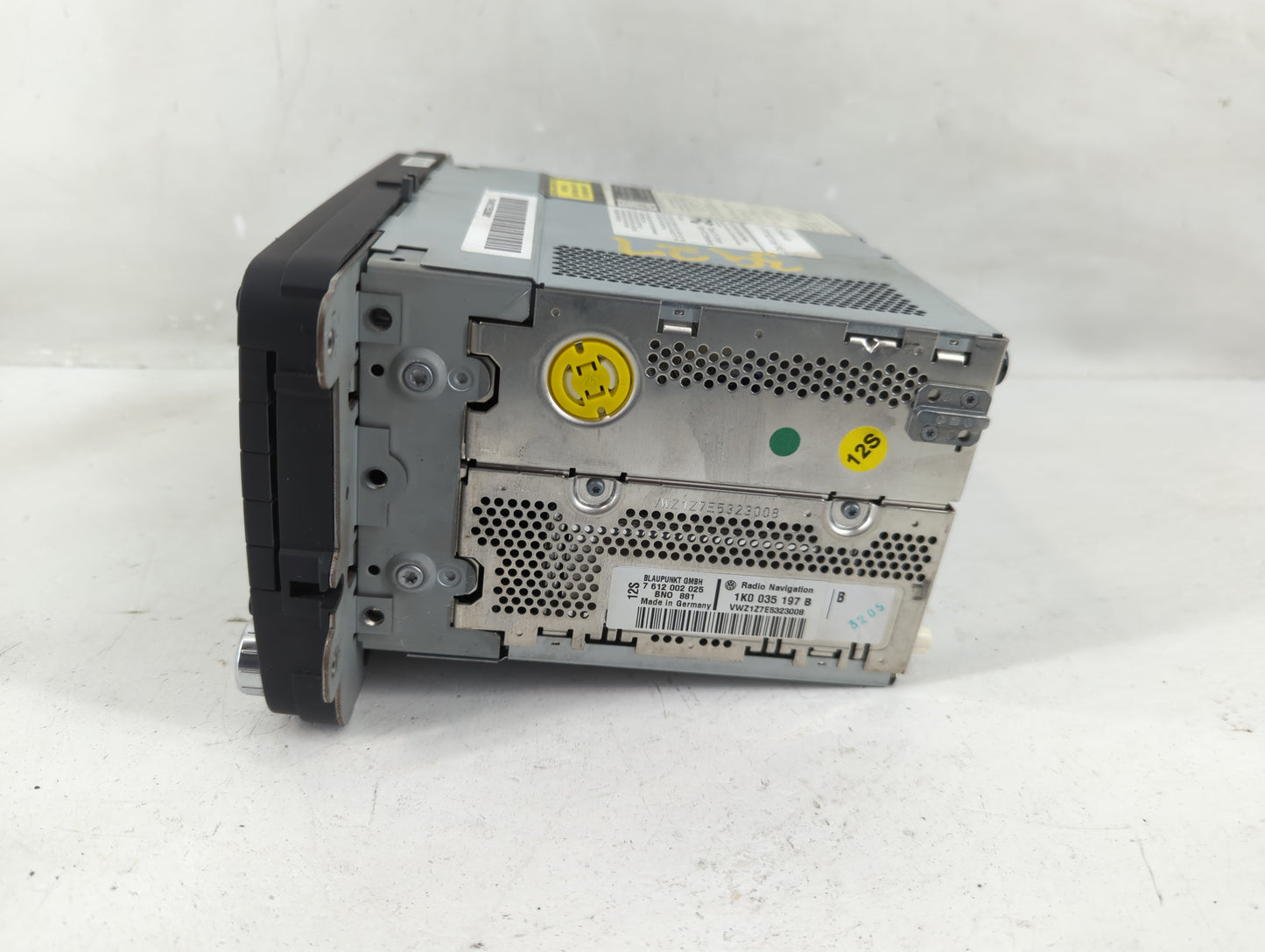 2006 Volkswagen Passat Radio AM FM Cd Player Receiver Replacement Fits OEM Used Auto Parts - Oemusedautoparts1.com