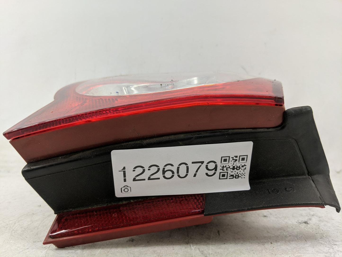 2006-2008 Volkswagen Passat Tail Light Assembly Driver Left OEM Fits Fits 2006 2007 2008 OEM Used Auto Parts - Oemusedautopa