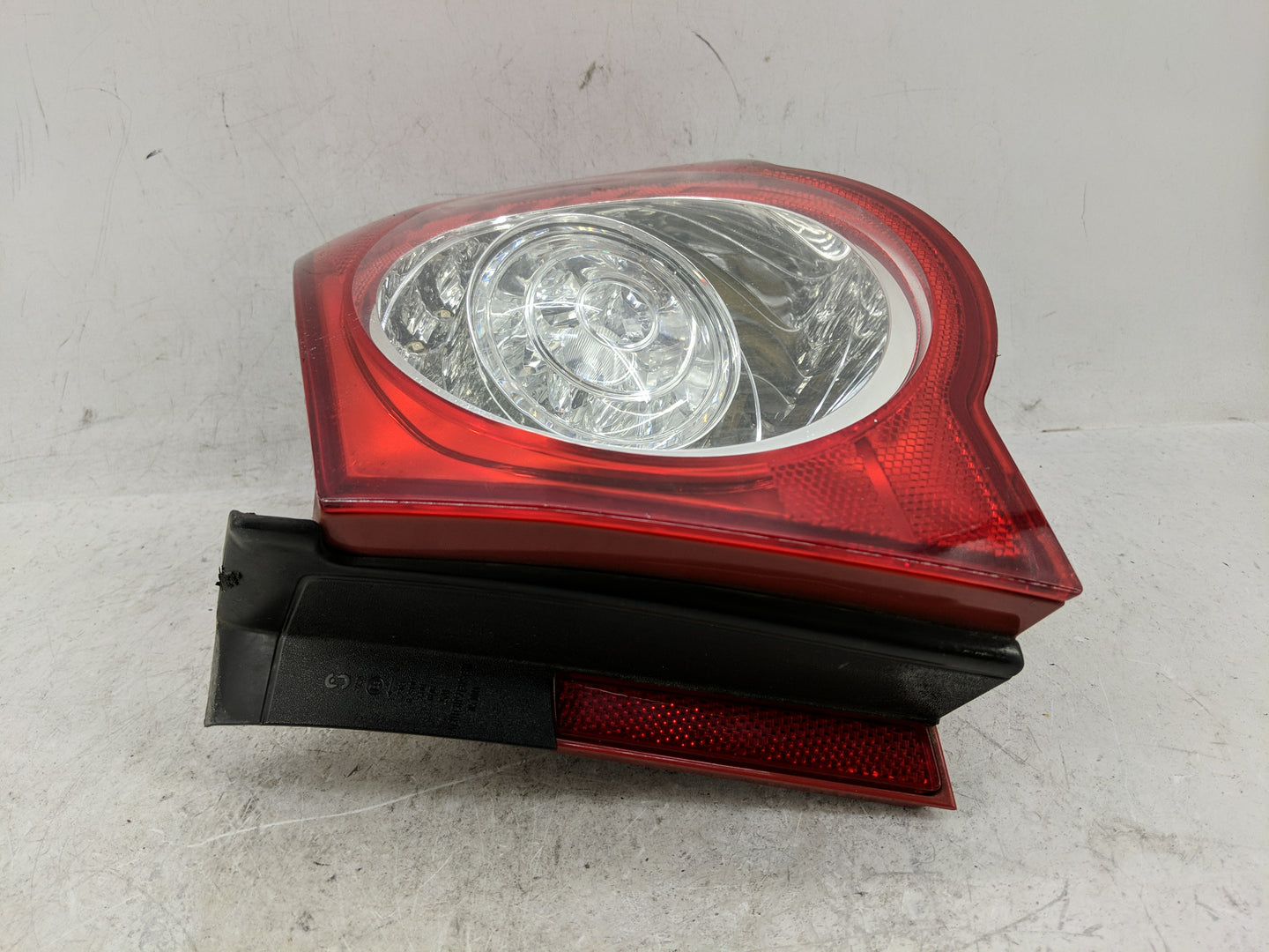 2006-2008 Volkswagen Passat Tail Light Assembly Passenger Right OEM P/N:3C9 945 096P Fits Fits 2006 2007 2008 OEM Used Auto 