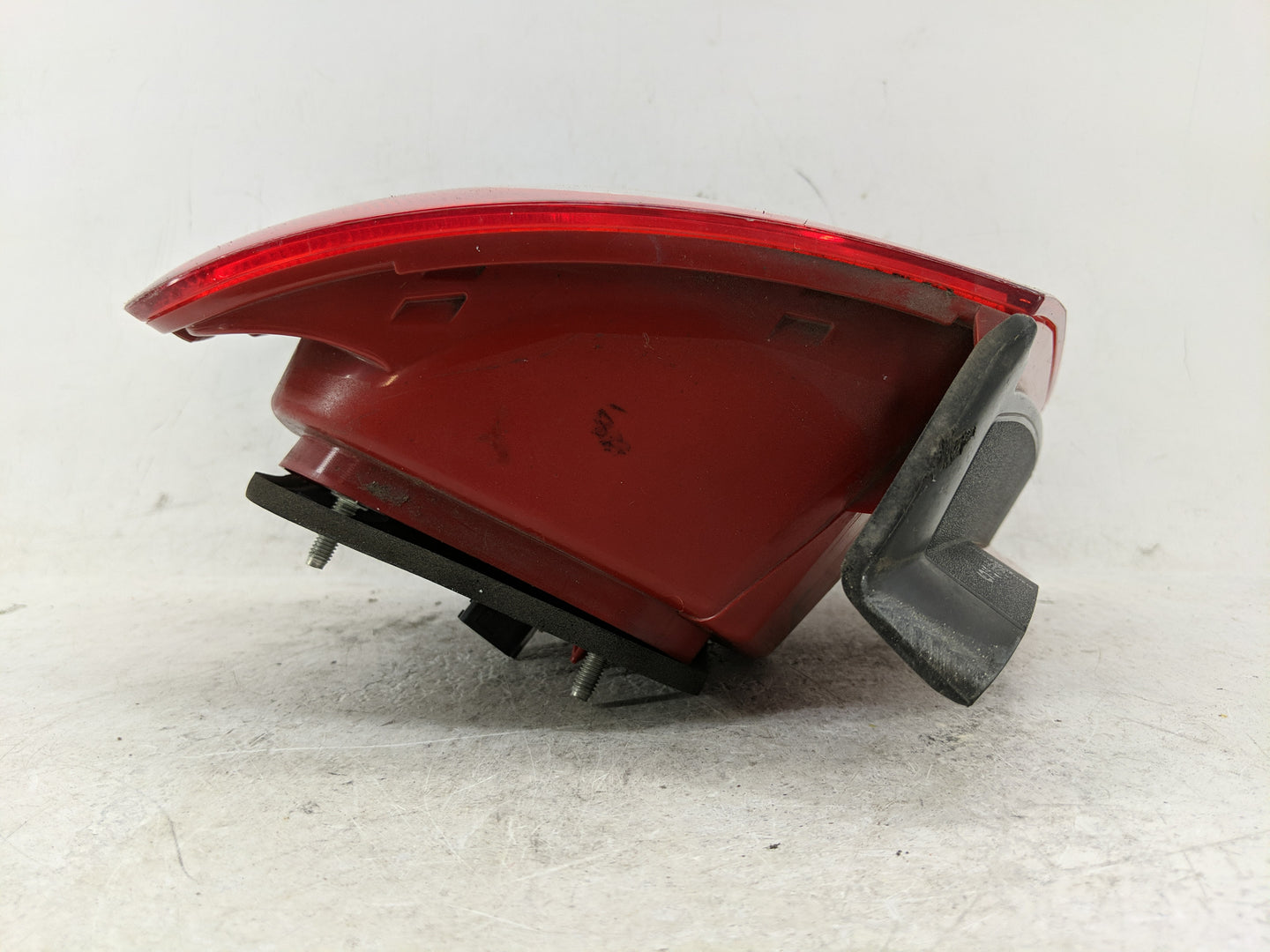 2006-2008 Volkswagen Passat Tail Light Assembly Passenger Right OEM P/N:3C9 945 096P Fits Fits 2006 2007 2008 OEM Used Auto 