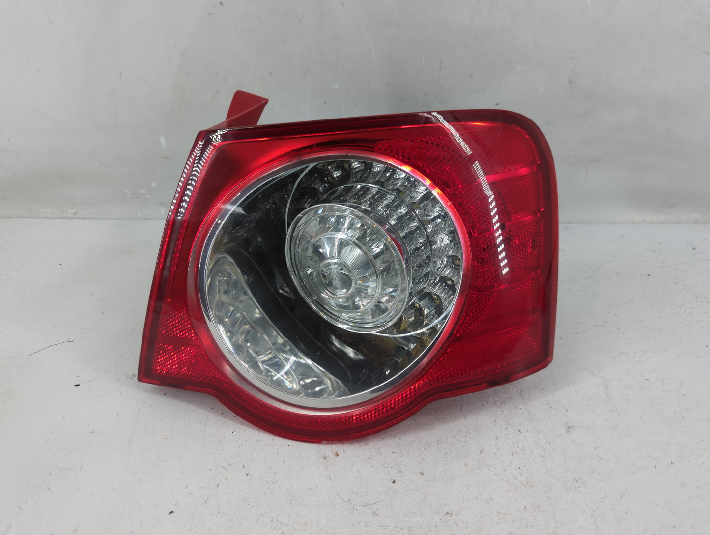 2006-2008 Volkswagen Passat Tail Light Assembly Passenger Right OEM Fits Fits 2006 2007 2008 OEM Used Auto Parts - Oemusedau