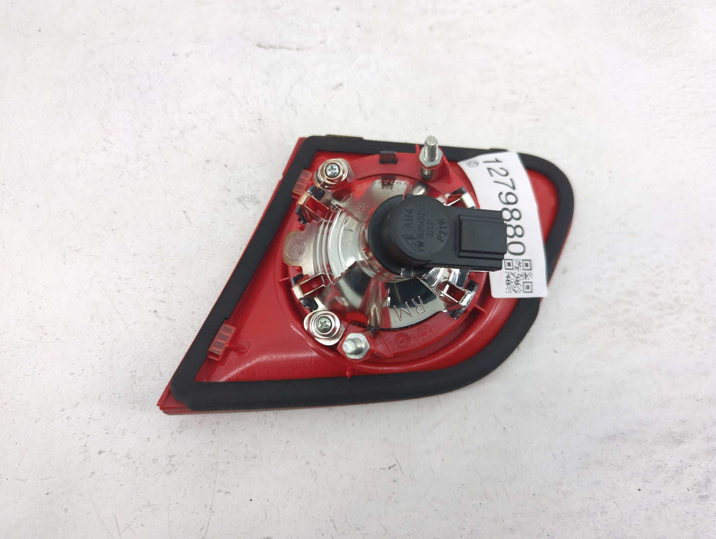 2006-2010 Volkswagen Passat Tail Light Assembly Driver Left OEM P/N:27567004 Fits Fits 2006 2007 2008 2009 2010 OEM Used Aut