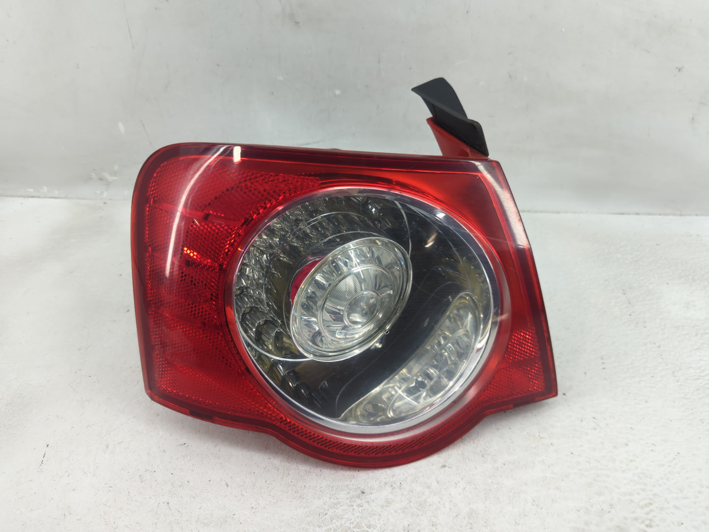2006-2008 Volkswagen Passat Tail Light Assembly Driver Left OEM P/N:ZSB 3C5 945 095 D Fits Fits 2006 2007 2008 OEM Used Auto