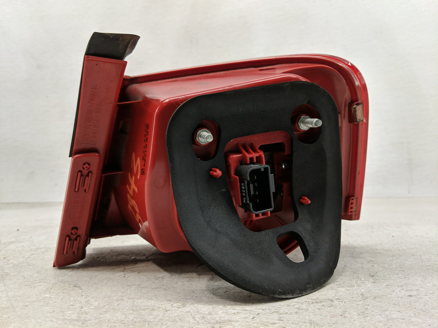 2006-2008 Volkswagen Passat Tail Light Assembly Driver Left OEM P/N:ZSB 3C5 945 095 Fits Fits 2006 2007 2008 OEM Used Auto P