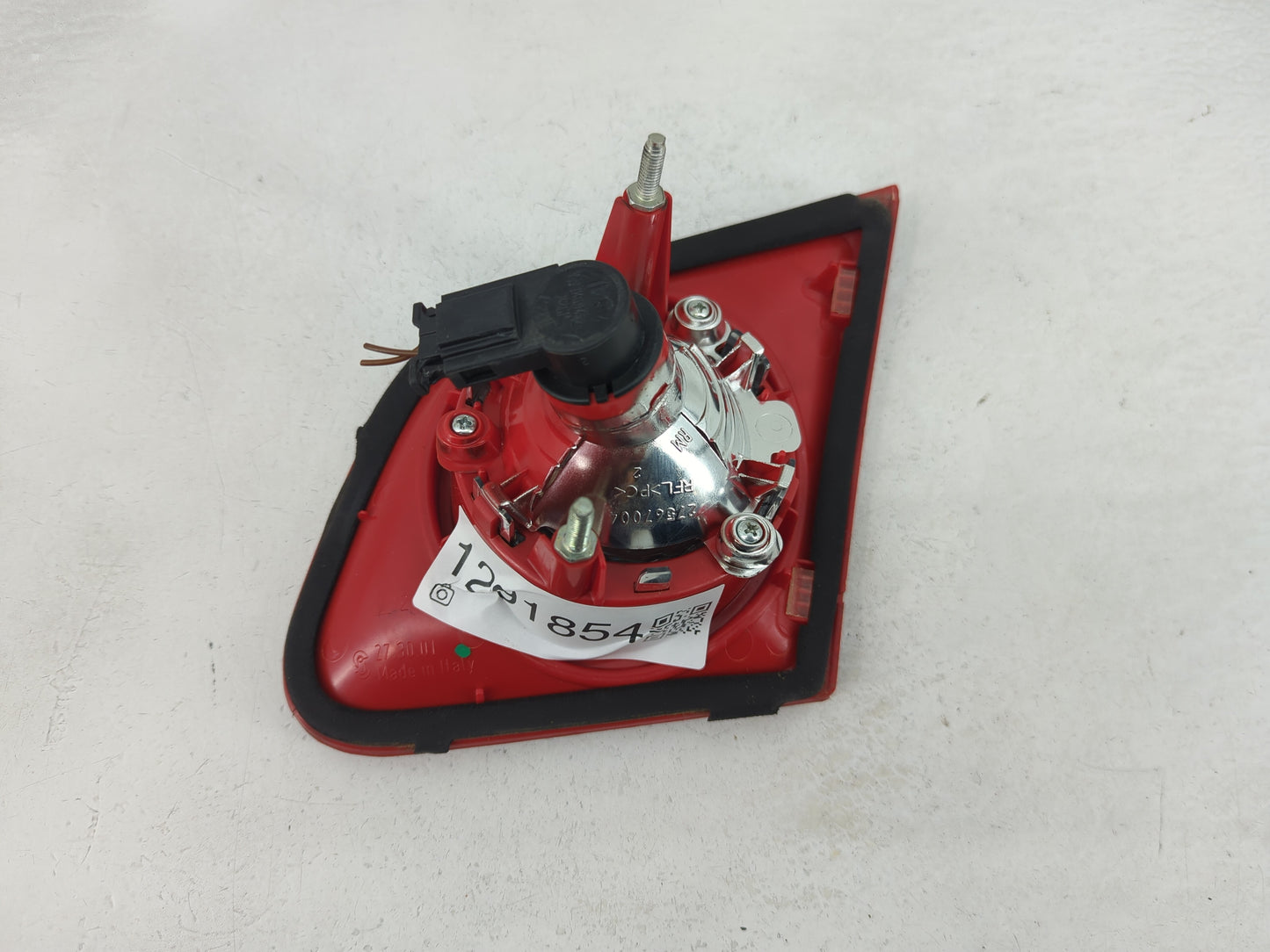 2006-2010 Volkswagen Passat Tail Light Assembly Driver Left OEM Fits Fits 2006 2007 2008 2009 2010 OEM Used Auto Parts - Oem