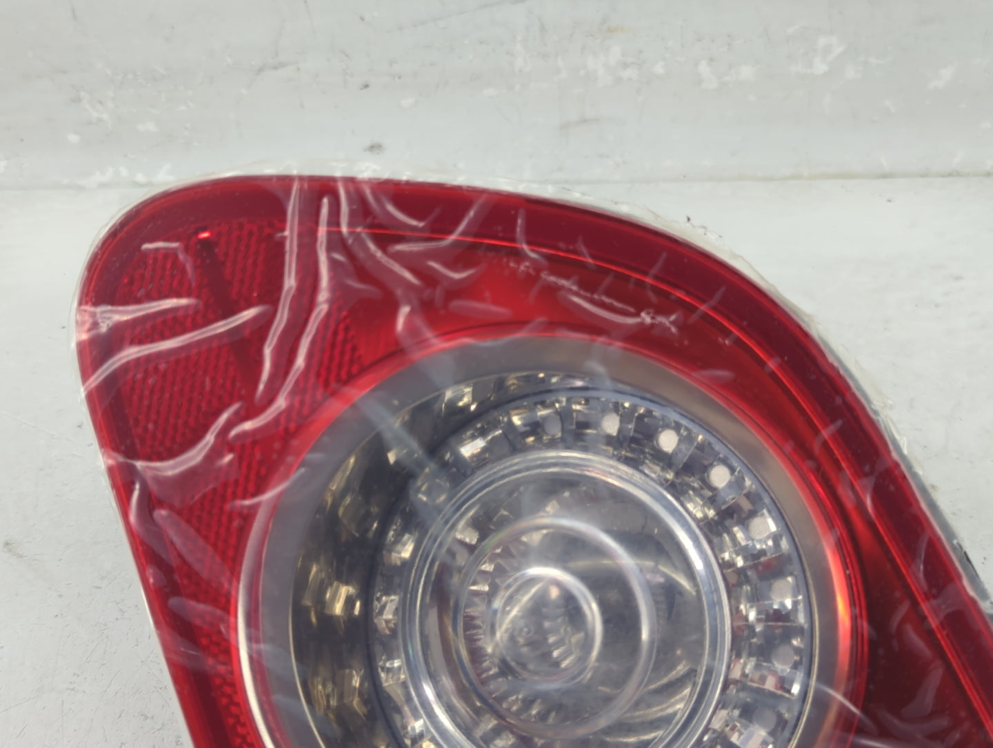 2006-2008 Volkswagen Passat Tail Light Assembly Passenger Right OEM P/N:3C5 945 094 C Fits Fits 2006 2007 2008 OEM Used Auto