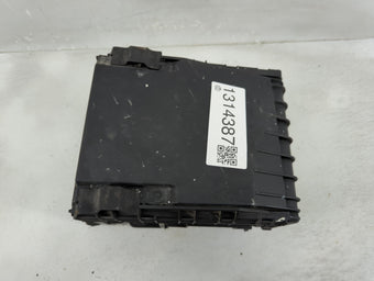 compare product 2006-2007 Volkswagen Passat Fusebox Fuse Box Panel Relay Module P/N:0-1718006-1 1K0 937 132, 0-1418987-1 Fits Fits 2005 2006 2007 OEM Used Auto Parts