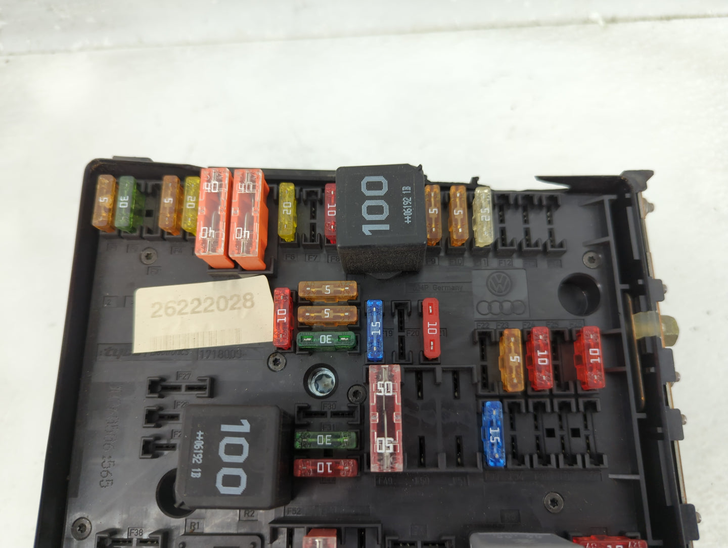 2006-2007 Volkswagen Passat Fusebox Fuse Box Panel Relay Module P/N:0-1718006-1 1K0 937 132, 0-1418987-1 Fits Fits 2005 2006