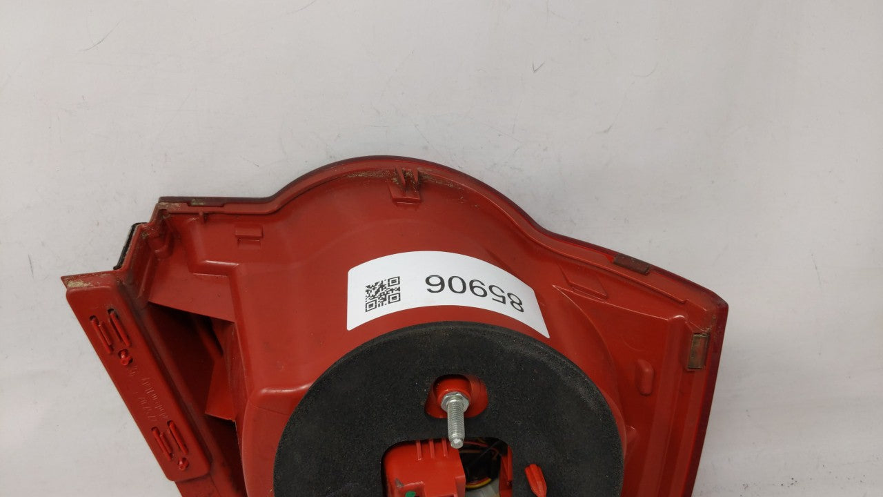 2006-2008 Volkswagen Passat Tail Light Assembly Passenger Right OEM P/N:ZSB 3C5 945 096 D Fits Fits 2006 2007 2008 OEM Used 