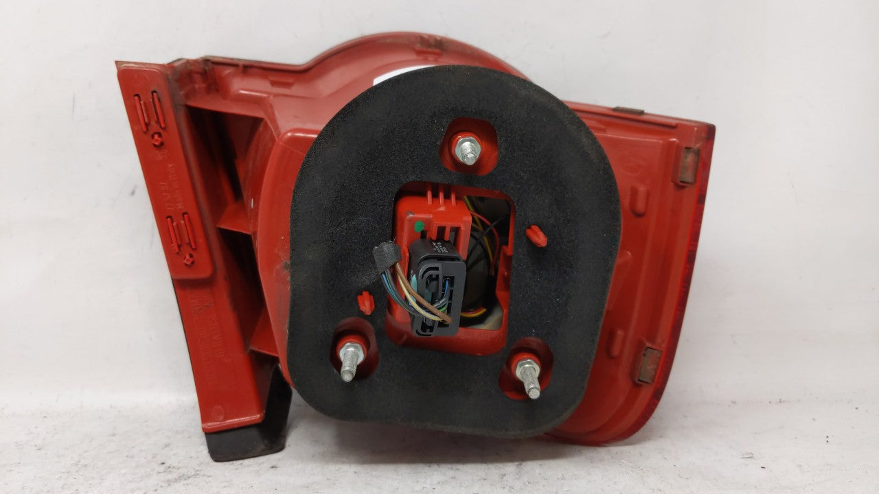 2006-2008 Volkswagen Passat Tail Light Assembly Passenger Right OEM P/N:ZSB 3C5 945 096 D Fits Fits 2006 2007 2008 OEM Used 