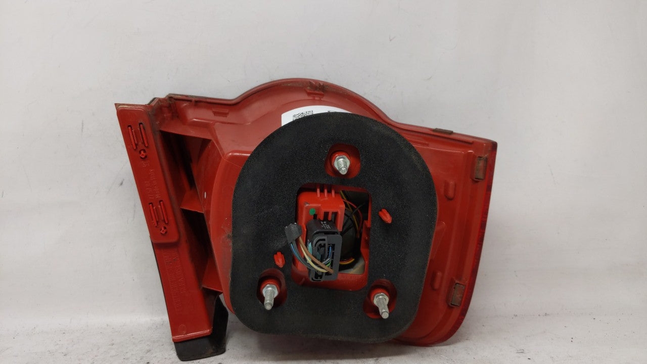 2006-2008 Volkswagen Passat Tail Light Assembly Passenger Right OEM P/N:ZSB 3C5 945 096 D Fits Fits 2006 2007 2008 OEM Used 