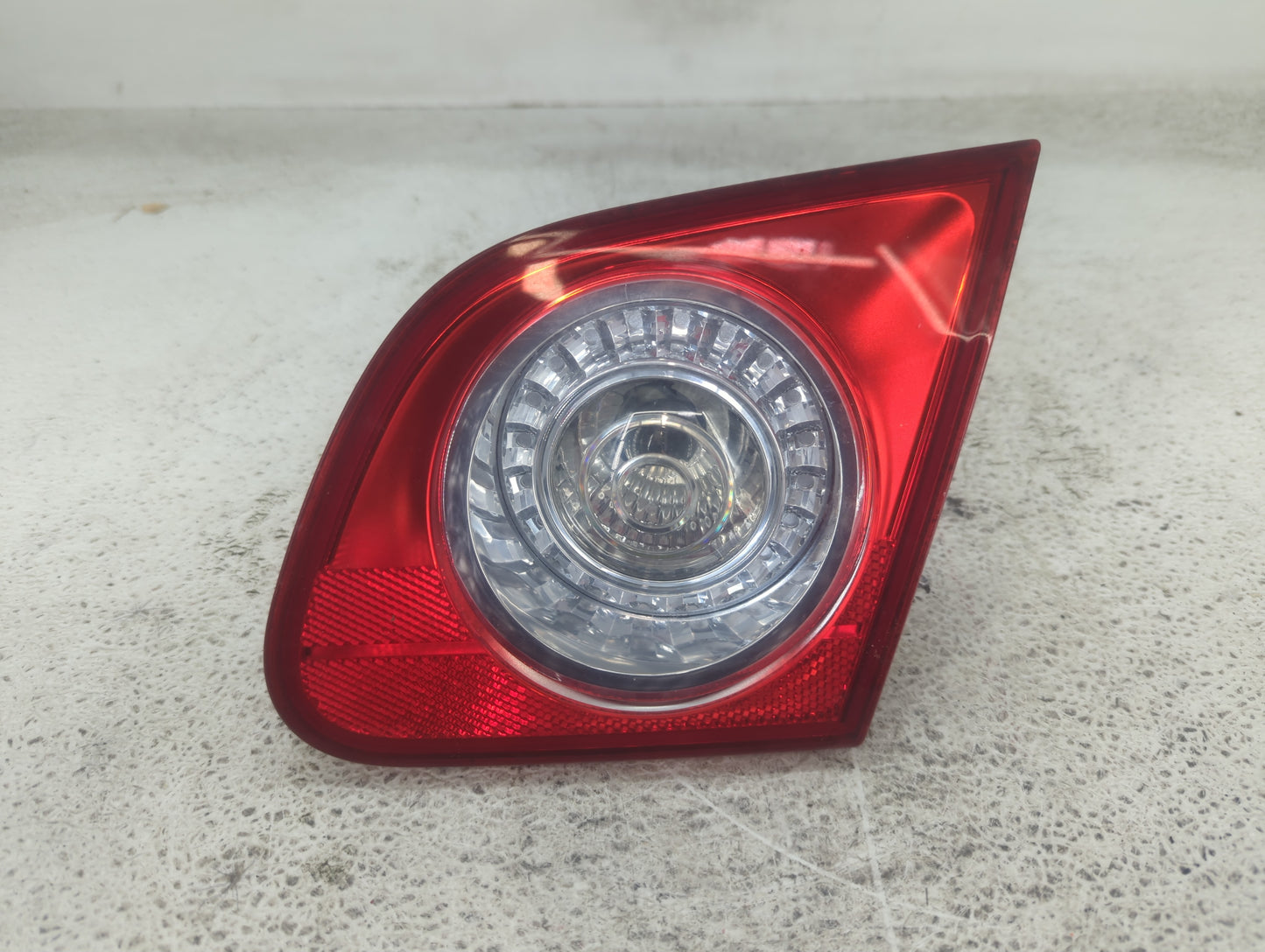 2006-2010 Volkswagen Passat Tail Light Assembly Passenger Right OEM P/N:3C5945094E Fits Fits 2006 2007 2008 2009 2010 OEM Us