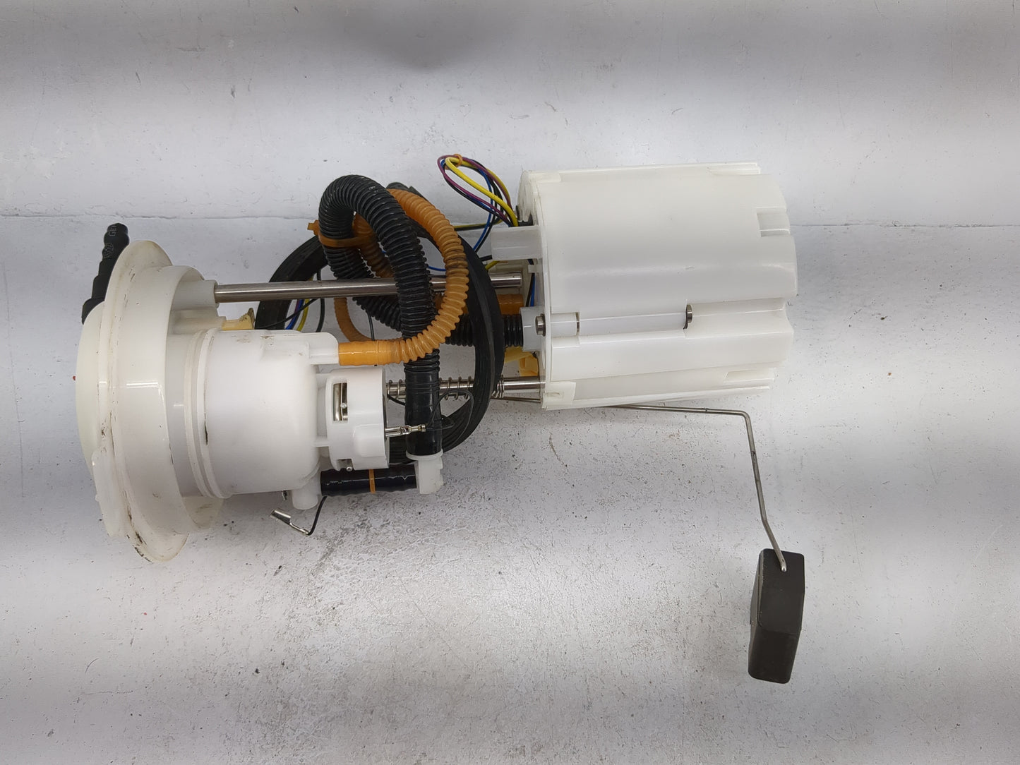 2006-2007 Volkswagen Passat Electrical Gas Fuel Pump Assembly - Oemusedautoparts1.com