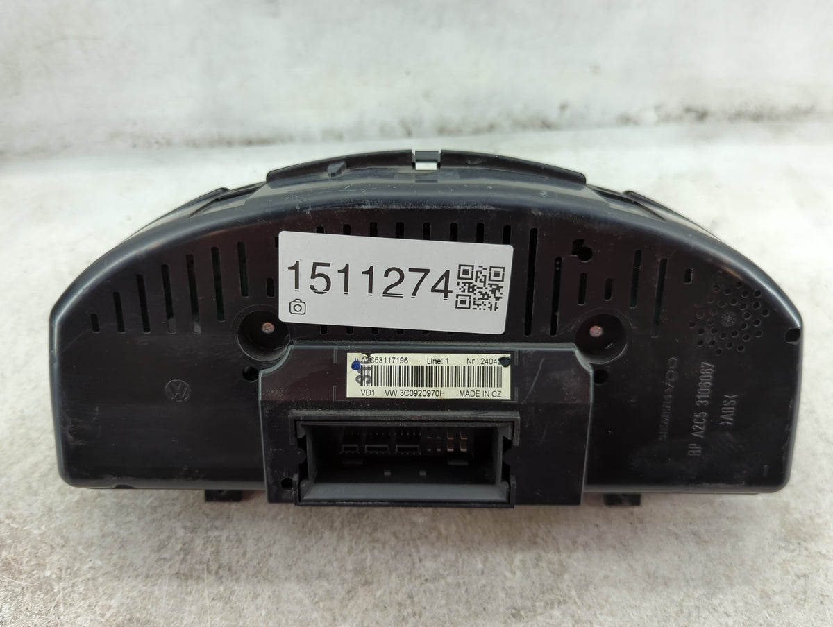 2006-2007 Volkswagen Passat Instrument Cluster Speedometer Gauges P/N:3C0920970H A2C53117196 Miles: Fits Fits 2006 2007 OEM 