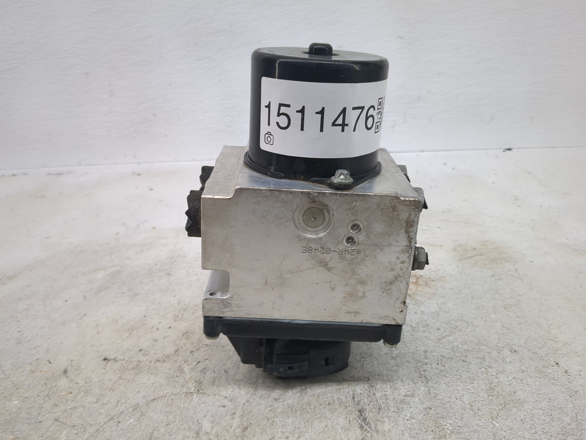 2006-2007 Volkswagen Passat Anti-Lock Brake ABS Pump Module Actuator OEM P/N:3C0.614.095.N 3C0614095N Fits Fits 2006 2007 OE