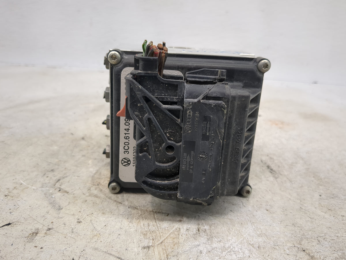 2006-2007 Volkswagen Passat Anti-Lock Brake ABS Pump Module Actuator OEM P/N:3C0.614.095.N 3C0614095N Fits Fits 2006 2007 OE