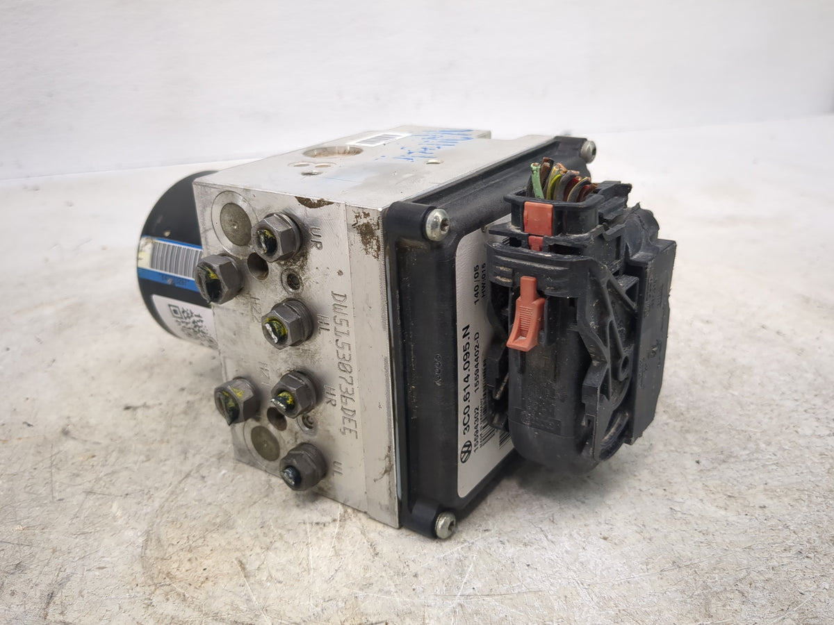 2006-2007 Volkswagen Passat Anti-Lock Brake ABS Pump Module Actuator OEM P/N:3C0.614.095.N 3C0614095N Fits Fits 2006 2007 OE