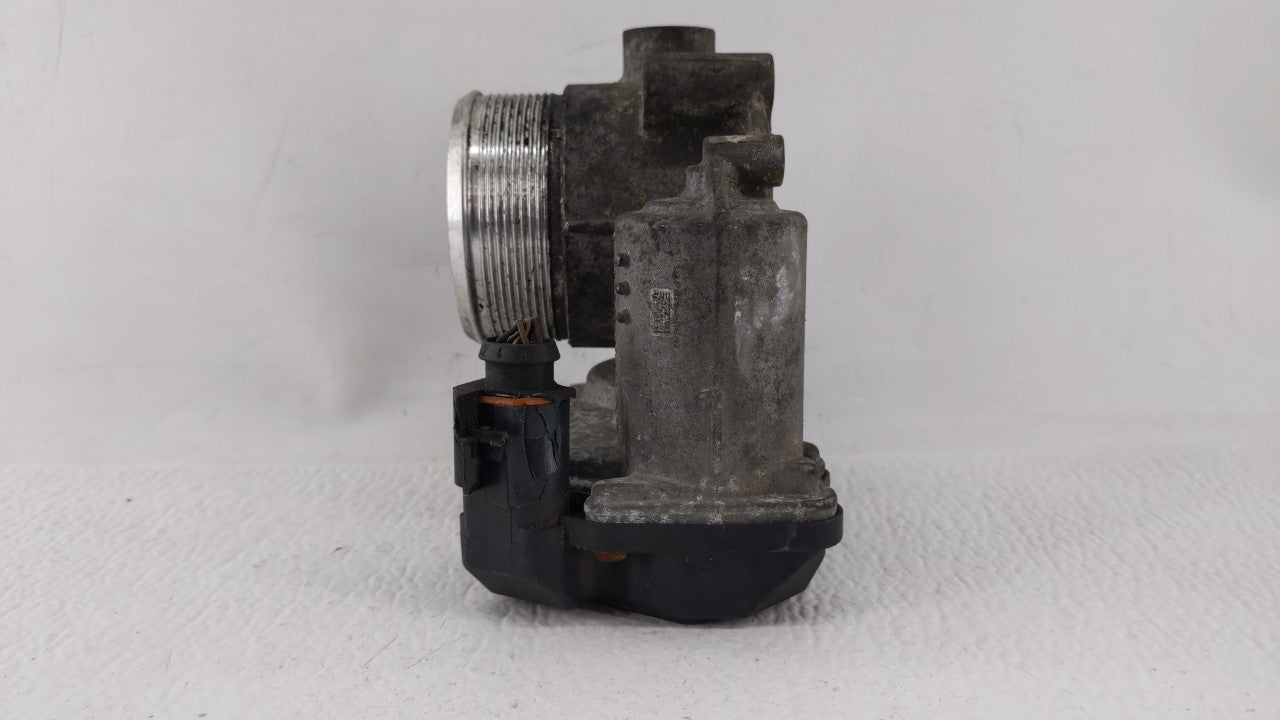 2006-2010 Volkswagen Passat Throttle Body P/N:E8-2103-0-09305-00485 06F 133 062 E Fits OEM Used Auto Parts - Oemusedautopart