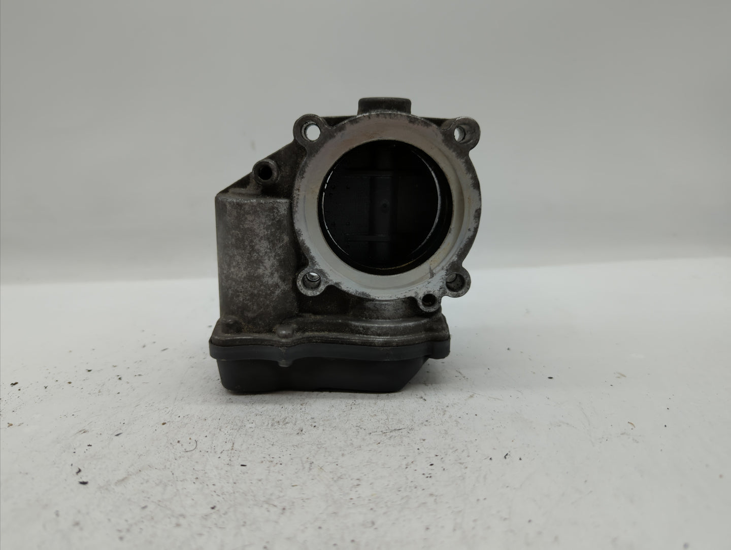2006-2010 Volkswagen Passat Throttle Body P/N:06F 133 062 G 06F 133 062 Q Fits OEM Used Auto Parts - Oemusedautoparts1.com