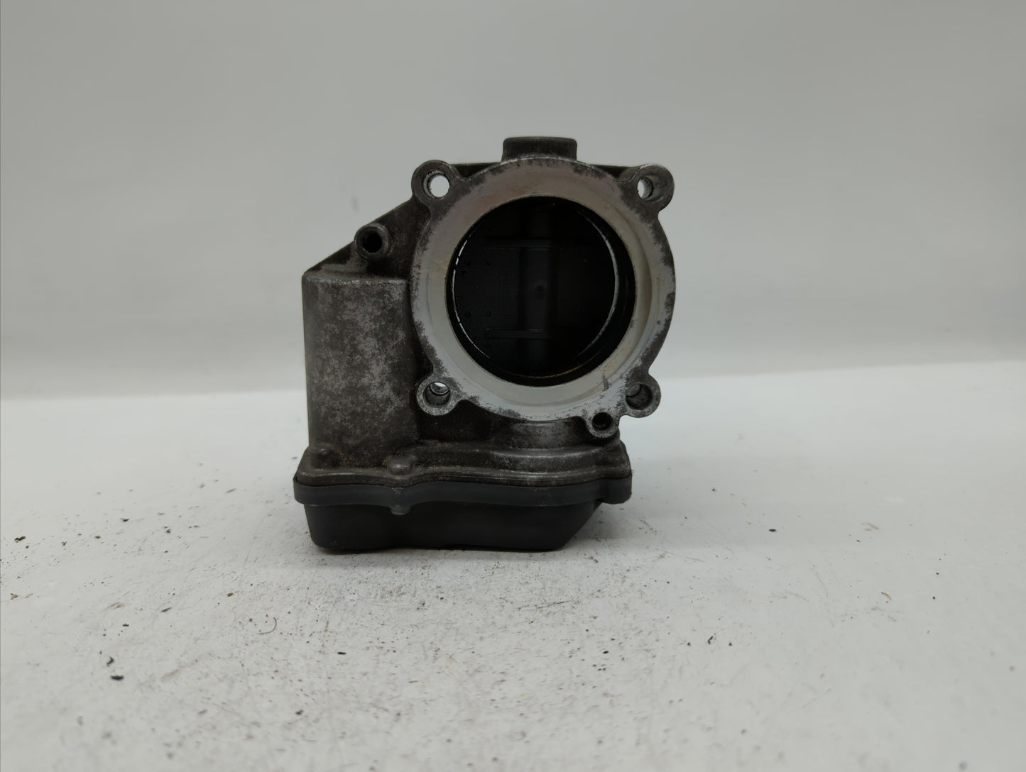 2006-2010 Volkswagen Passat Throttle Body P/N:06F 133 062 G 06F 133 062 Q Fits OEM Used Auto Parts - Oemusedautoparts1.com