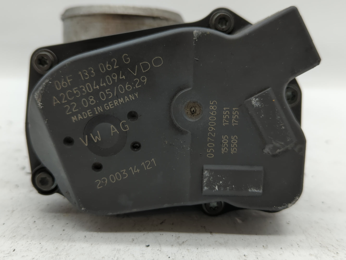 2006-2010 Volkswagen Passat Throttle Body P/N:06F 133 062 G 06F 133 062 Q Fits OEM Used Auto Parts - Oemusedautoparts1.com