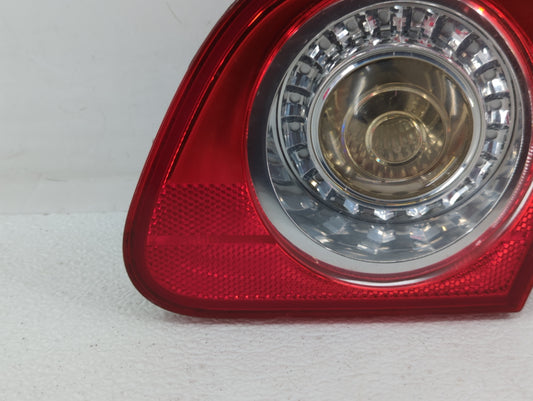 2006-2010 Volkswagen Passat Tail Light Assembly Passenger Right OEM P/N:3C5.945.094 E VW1K6945259 Fits OEM Used Auto Parts