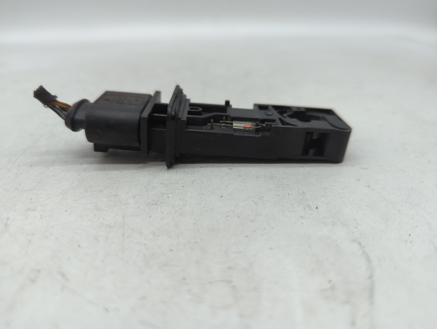 2006-2010 Volkswagen Passat Mass Air Flow Meter Maf - Oemusedautoparts1.com